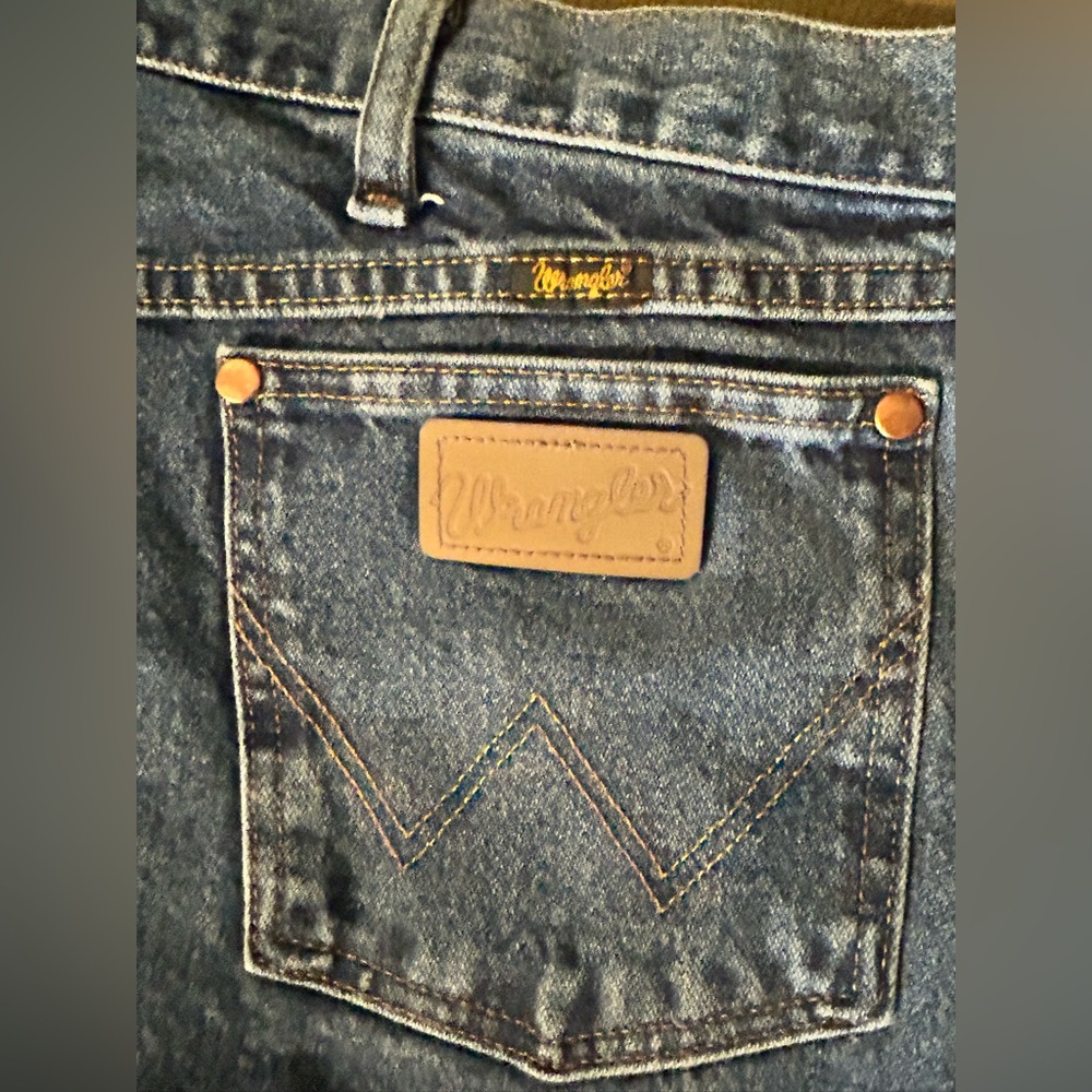 Wrangler Men's 42x34 Straight Leg Jeans work casual